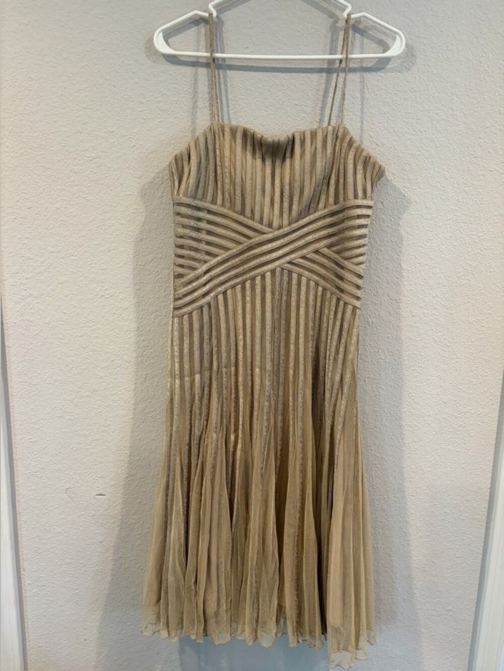 JS Collections Womens Classic Gold Ribbed Mesh Bandage Pleated Mini Dress Size 8